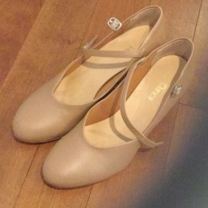 Character dance shoes